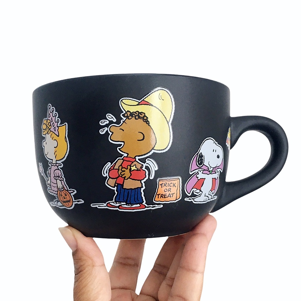 PEANUTS Halloween Trick or Treat Black Ceramic Mug